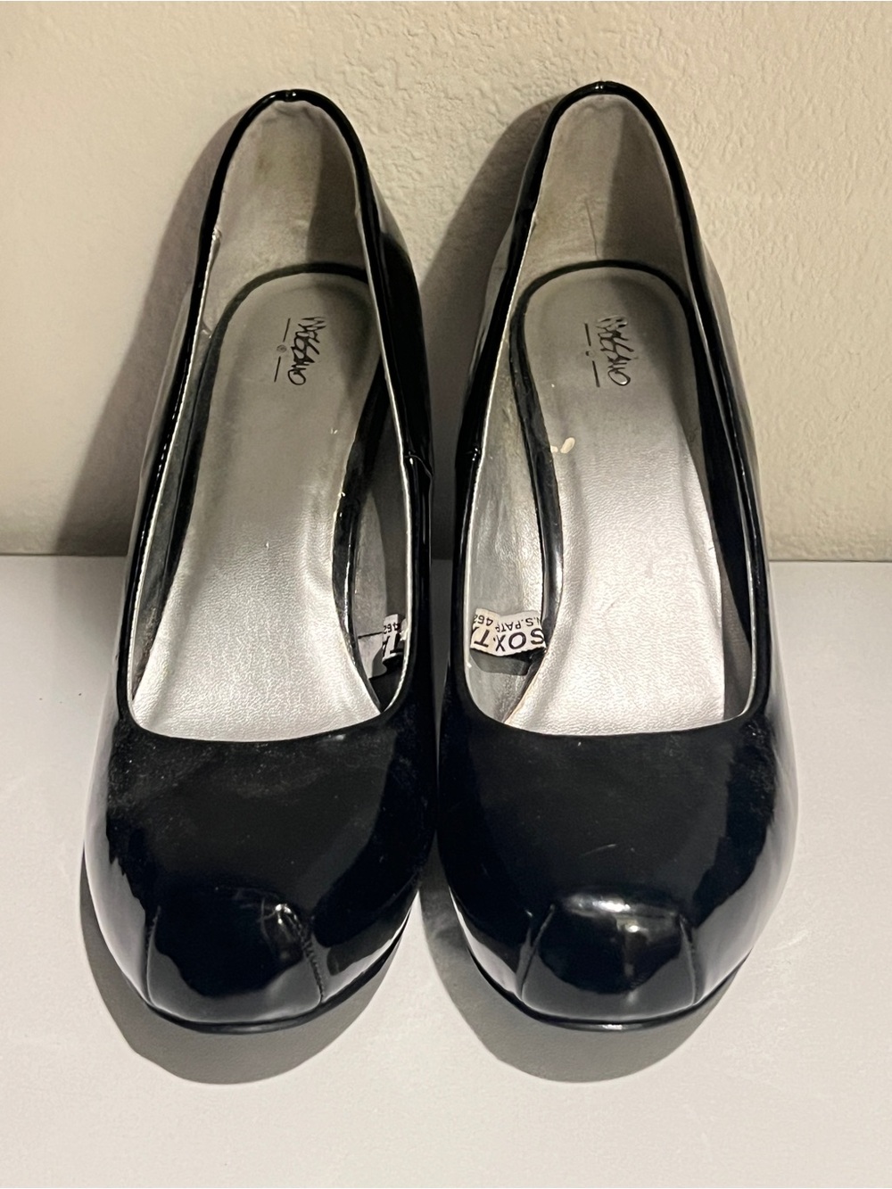 Mossimo Supply Co. Black Patent Rounded Toe Pumps